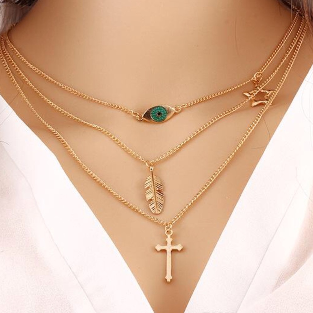 “Protect me” layered necklace😍